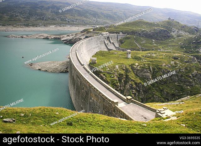Montespluga (Madesimo), Sondrio, Lombardy, Italy. . The dam of Montespluga (1908 meters above sea level), which forms the homonymous artificial lake
