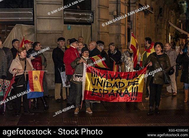 Demonstration against the government for the amnesty on the referendum in Catalonia in front of the act of Yolanda Diaz. A small demonstration of people...