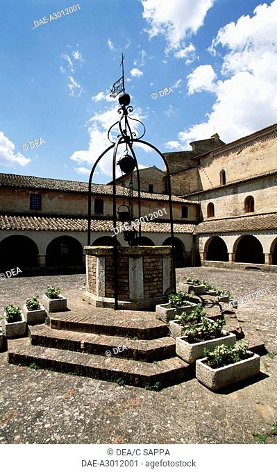 Italy - Marche Region - Macerata province - Abbadia di Fiastra Nature Riserve - Abbey of Chiaravalle di Fiastra - The well of the cloister