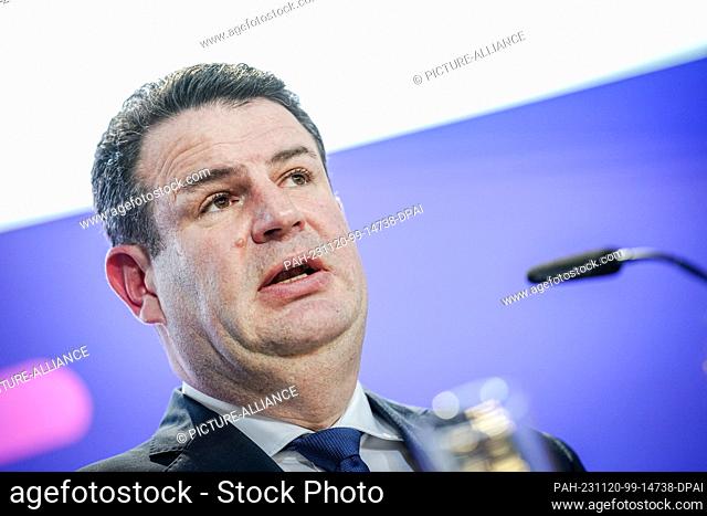20 November 2023, Berlin: Hubertus Heil (SPD), Federal Minister of Labor and Social Affairs, gives a press conference at the 3rd ""Job-Turbo"" labor market...