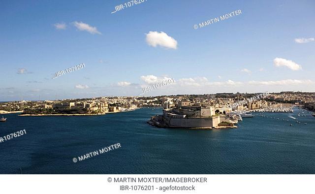 View from Valletta of Grand Harbour, from left: Rinella, Kalkara, Fort St Angelo and the yacht harbour, Valletta, Malta, Europe