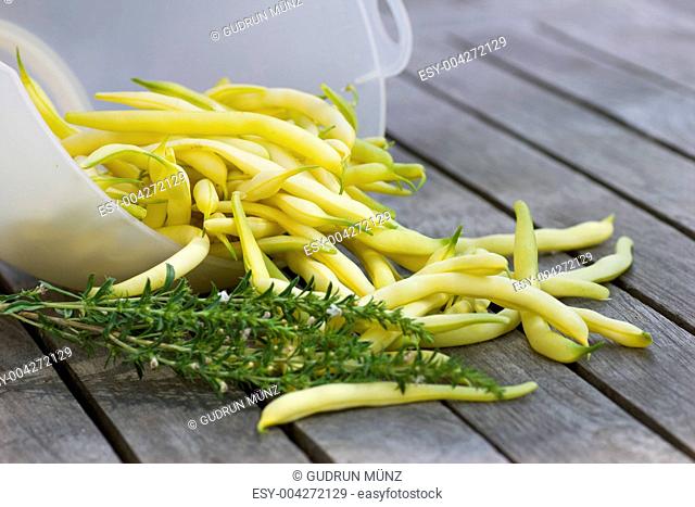 Yellow beans with savory