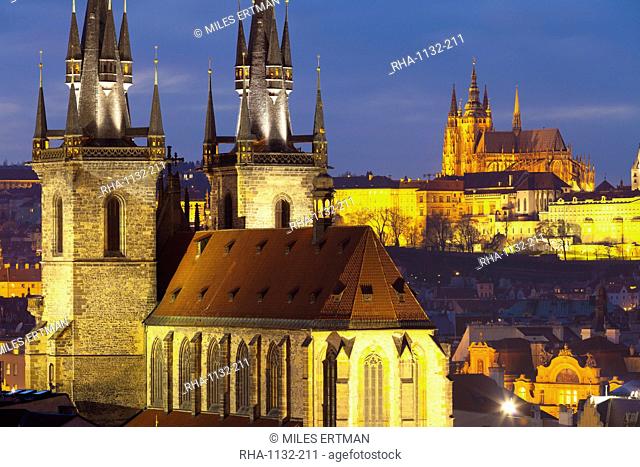Overview of the Church of Our Lady of Tyn and Prague Castle, UNESCO World Heritage Site, Prague, Czech Republic, Europe
