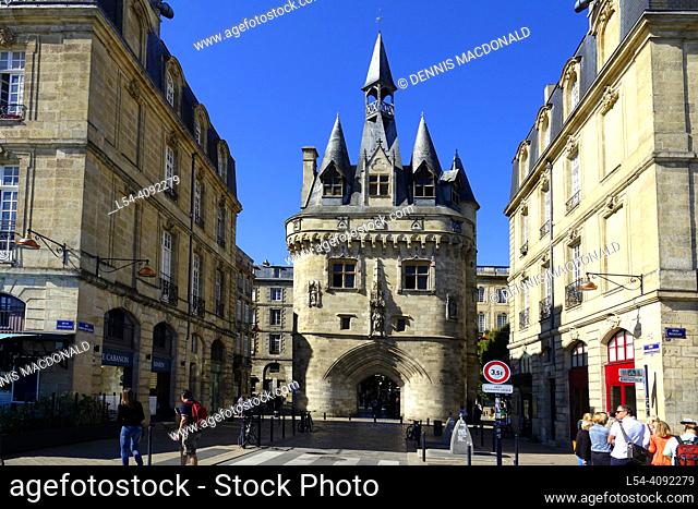 Grosse Cloche Gate Bordeaux is a port city on the river Garonne in the Gironde department, Southwestern France. It is the capital of the Nouvelle-Aquitaine...
