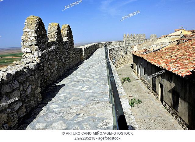 Walls, XII-XIIIth centuries. Urueña, Valladolid, Spain