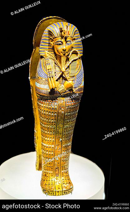 Egypt, Cairo, Tutankhamon jewellery, from his tomb in Luxor : A miniature coffin, containing the viscera of the king