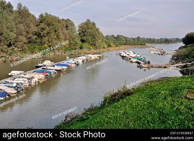 floating quays, po river
