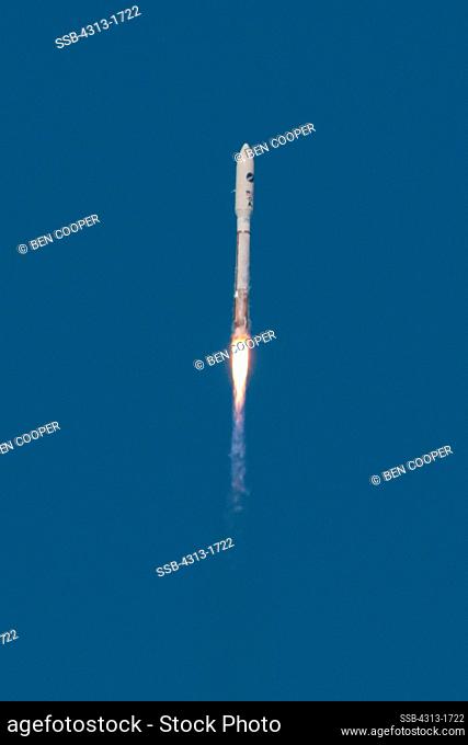 USA, Florida, Cape Canaveral, view of space rocket mid-air. A United Launch Alliance (ULA) Atlas V (Atlas 5) rocket launches the X-37B Orbital Test Vehicle...