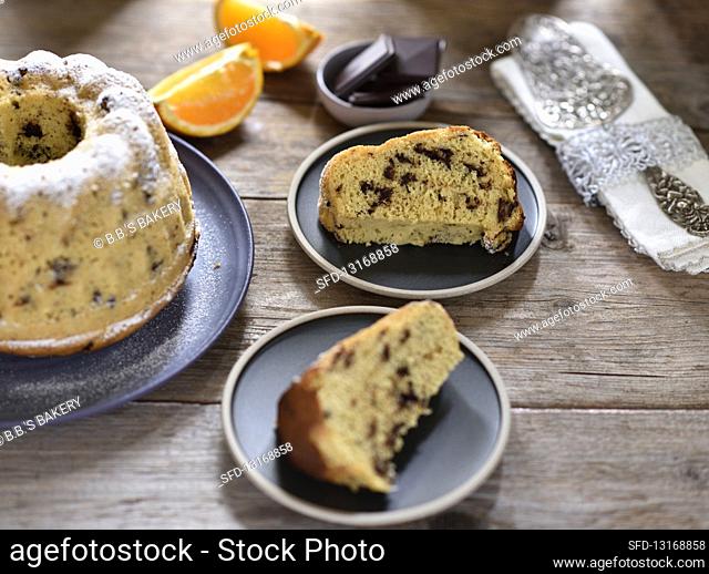 Vegan chocolate-orange Bundt cake with icing sugar
