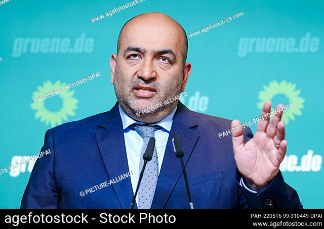 16 May 2022, Berlin: Omid Nouripour, federal chairman of Bündnis 90/Die Grünen, gives a press conference after the committee meetings
