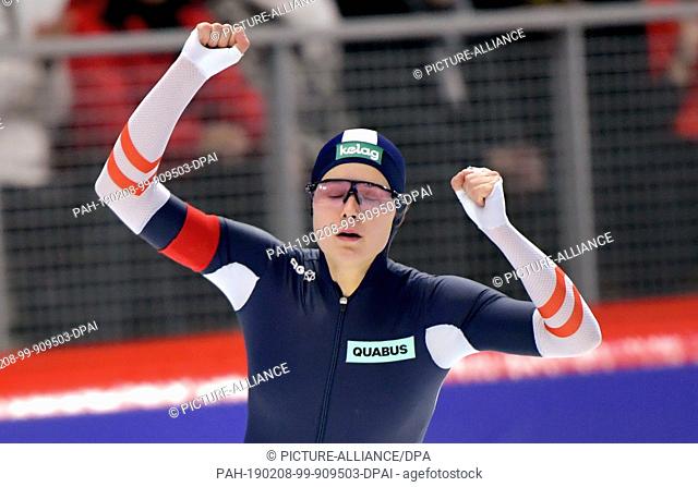 08 February 2019, Bavaria, Inzell: Speed skating, WM, 500 m, women, Vanessa Herzog from Austria cheers for the victory. Photo: Peter Kneffel/dpa