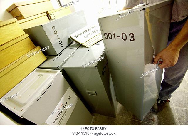 Ballot boxes are being prepared for the oncoming parliamentary elections 2005 in the depot of a school. - ETTLINGEN, Baden Wuerttemberg, GERMANY, 16/09/2005