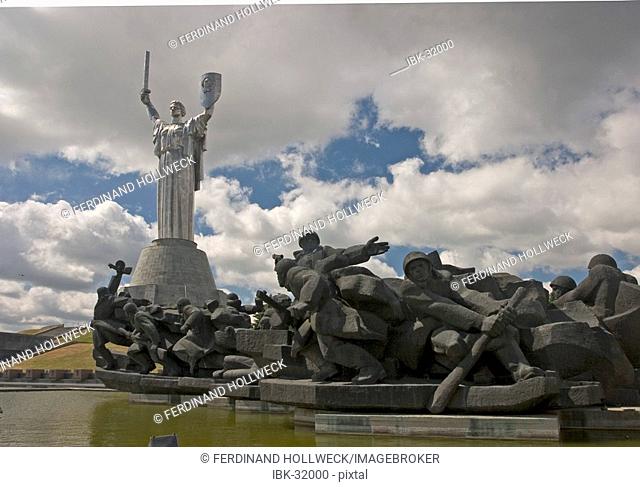 Ukraine Kiev mother of native country monumental memorial 1982 is 96 m high in front the galiere of heros 2004