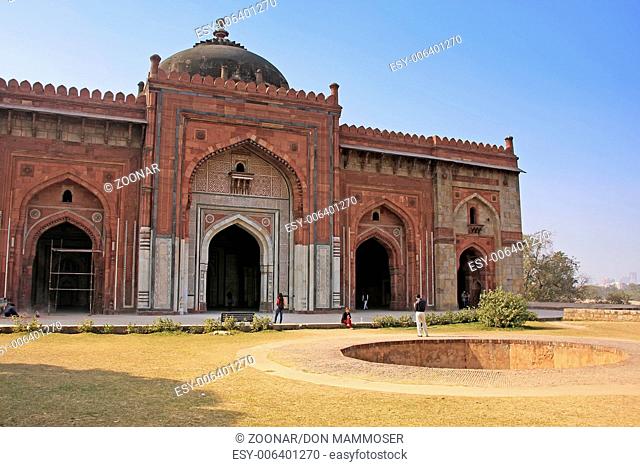 Qila-i-kuna Mosque, Purana Qila, New Delhi, India