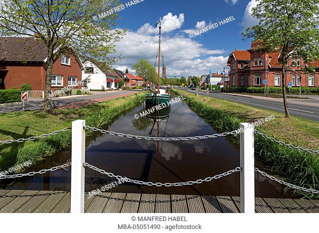 Westrhauderfehnkanal (canal), boat 'Tjalk Engelina', Bascule bridge, Fehn and maritime museum in Westrhauderfehn, Rhauderfehn, Overledingerland, Eastern Frisia