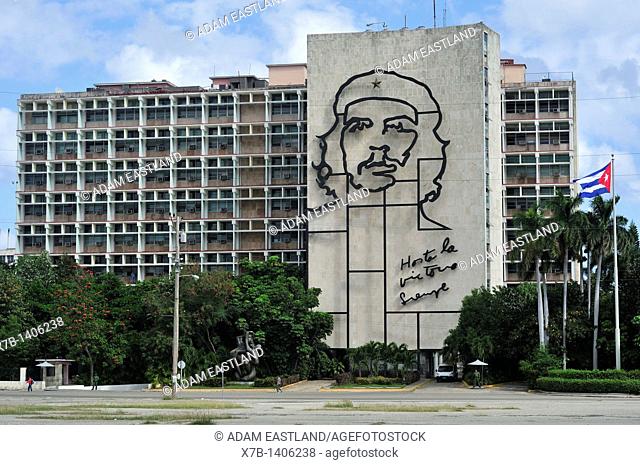 Havana  Cuba  Image of Che Guevara on the Ministry of the Interior building, Plaza de la Revolucion