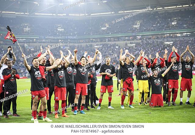 final jubilation F, the players dance and party in front of the fans, with winner T-Shirt Football DFB Pokal, Semifinals
