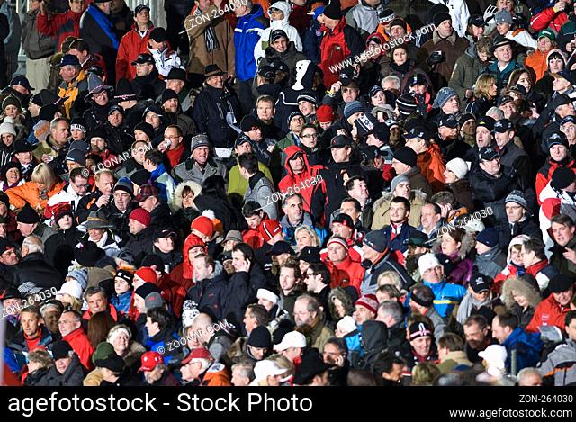 Zuschauer beim FIS Ski Weltcup Slalom der Herren, Schladming 2008, Nachtslalom, Steiermark, Österreich| FIS Ski Worldcup, Slalom men, Schladming, 2008