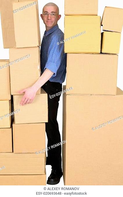 Messenger clamping between cardboard boxes