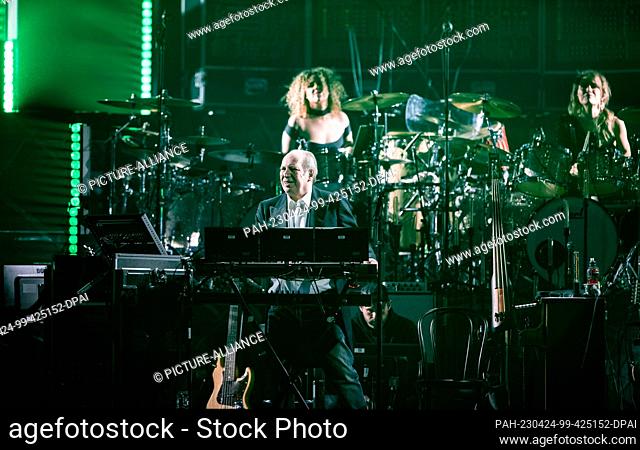 23 April 2023, North Rhine-Westphalia, Oberhausen: Hans Zimmer is on stage at the keyboard. Kick-off of the ""Hans Zimmer Live - Europe Tour 2023"" at the...