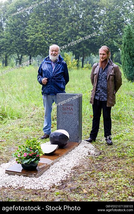 On 13 July 2021, the renovated grave of the Czech painter Josef Sima was unveiled in the cemetery in Thiais near Paris. A replica of the original tombstone is...