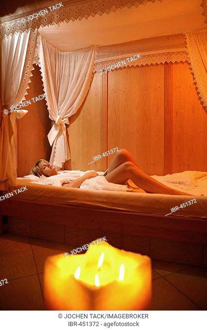 AUT, Austria, Neustift-Milders, Stubai Valley: Wellness. young woman in a spa. Relaxing. Wellness-Spa Hotel Milderer Hof. |