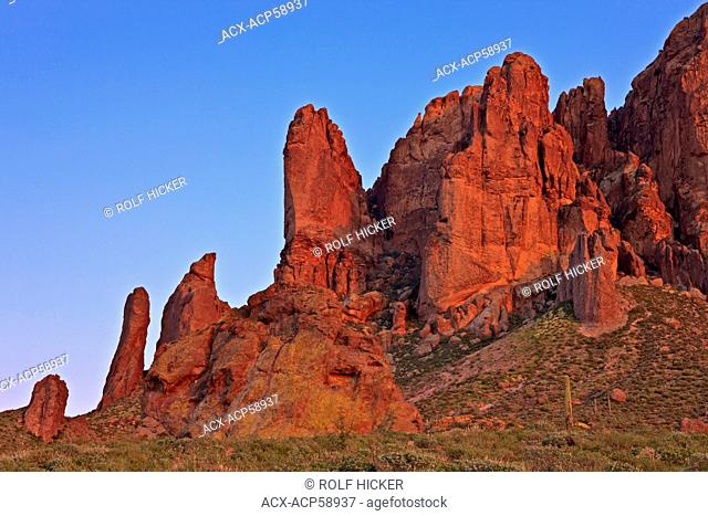 Superstition Mountains, Lost Dutchman State Park, Arizona, USA, 40 miles east of Phoenix
