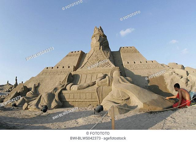 artist building sand sculpture trojan war at the sand city festival at Lara Beach, Turkey, Tuerkische Riviera, Lara Beach, Antalya