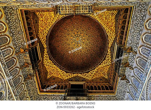 Vault ceiling, Sala de los Embajadores, Ambassador Hall, Alcazar, Royal Palace, Seville, Andalusia, Spain, Europe, Deckengewoelbe, Sala de los Embajadores