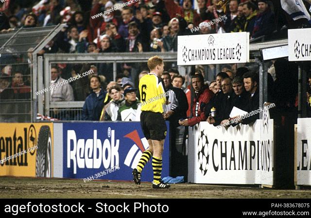 firo: 05.03.1996 Football: Soccer: archive photos, archive photo, archive pictures, archive CHL Champions League, quarterfinals season 1995/1996 95/96 BVB