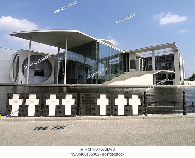 Berlin, Marie Elisabeth Lueders house, Spree bank, Band des Bundes, architect Stephan Braunfels
