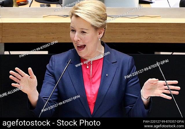 27 January 2022, Berlin: Franziska Giffey (SPD), Governing Mayor, delivers a government statement during the plenary session in the Berlin House of...