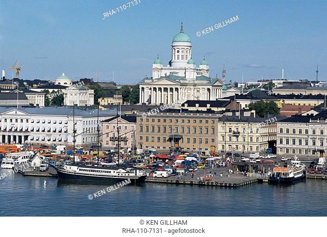 Harbour with Lutheran cathedral rising behind, Helsinki, Finland, Scandinavia, Europe