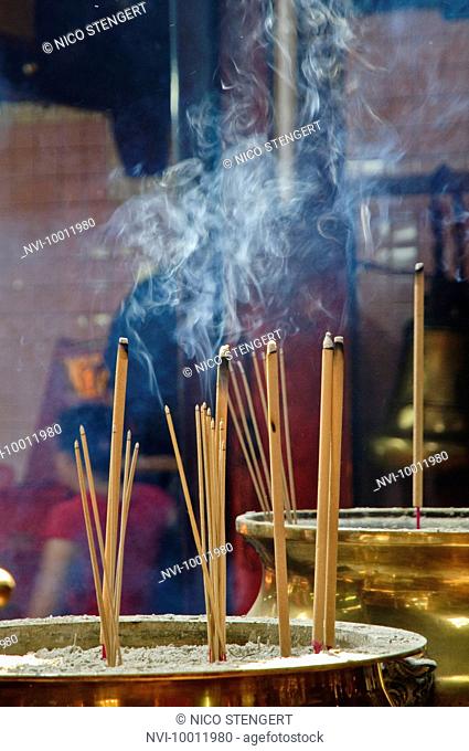 Incense burning in the taoist Sze Ya Temple, oldest temple in Chinatown, Kuala Lumpur, Malaysia, Southeast Asia, Asia