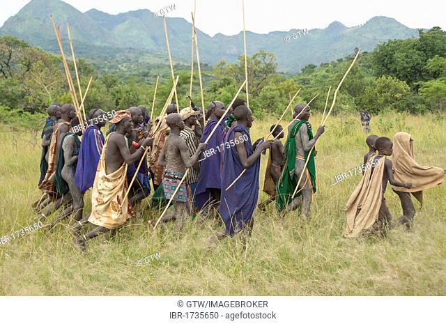 Donga stick fight ceremony, Surma tribe, Tulgit, Omo River Valley, Ethiopia, Africa