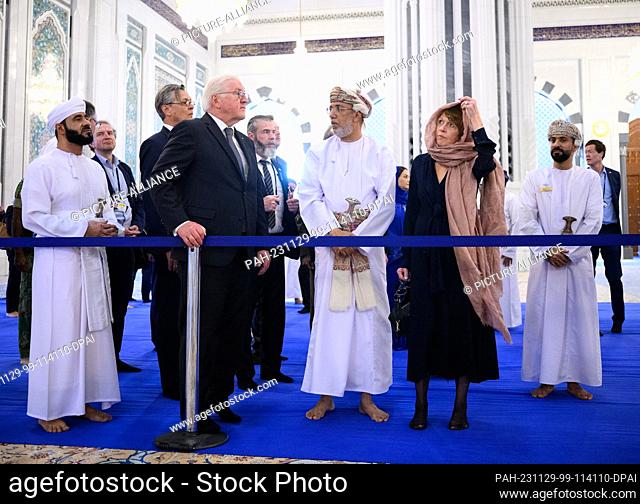 29 November 2023, Oman, Maskat: Federal President Frank-Walter Steinmeier and his wife Elke Büdenbender are given a tour of the Sultan Qabus Grand Mosque