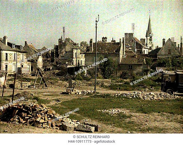 War, Europe, world war I, 1917, Europe, world war, color photo, Autochrome, F. Cuville, western front, department Aisne, France, Soissons, houses, homes, ruins