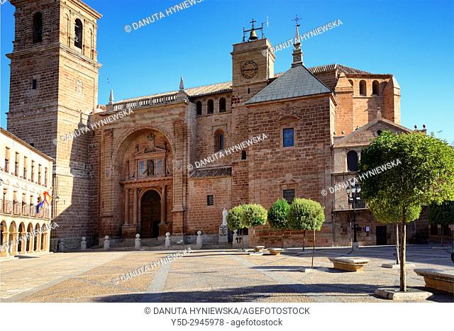 San Andres Apostol church, Plaza Mayor, Villanueva de los Infantes, Ruta de Don Quijote, Ciudad Real province, Castilla-La Mancha, Spain, Europe