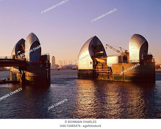 10485476, England, Great Britain, Europe, London, Thames Barrier, shipyard, background, millennium domes, evening sun, Thames