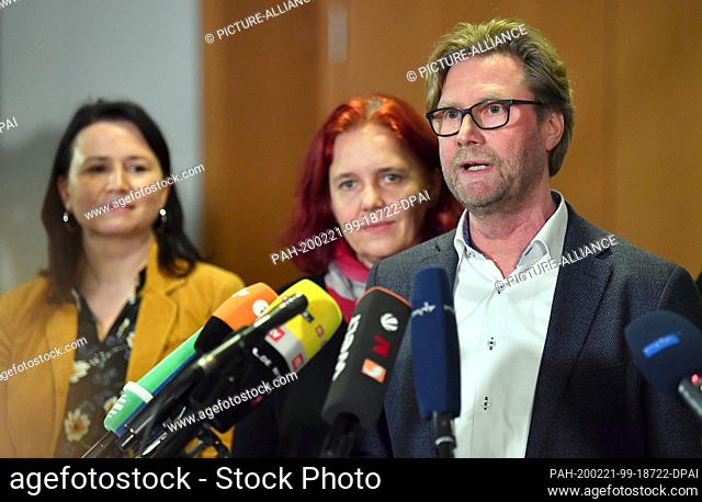 21 February 2020, Thuringia, Erfurt: Dirk Adams, head of the parliamentary group of Bündnis90/Die Grünen in Thuringia, makes a statement after another meeting...