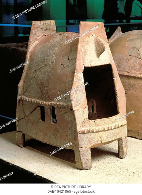 Urn in the shape in a hut, from the Eneolithic settlement in Hazor, Israel. Civilisation of Palestine, prehistoric civilization of the Middle East, 4th BC