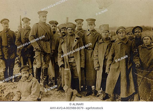 First World War: the 'Ukraine in the years 1914-1916 during the invasion of the German army. Group of soldiers, shot 1914-1916 by Heldenfriedhof Dsessentniki...