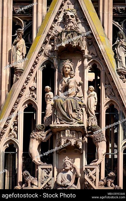 France, Alsace, Strasbourg, Strasbourg Minster, facade, west side, figure, Saint Mary, detail on the main portal