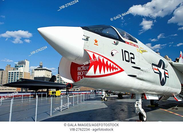 FIGHTER AIRPLANES ON FLIGHT DECK OF INTREPID SEA AIR AND SPACE MUSEUM MANHATTAN NEW YORK CITY USA