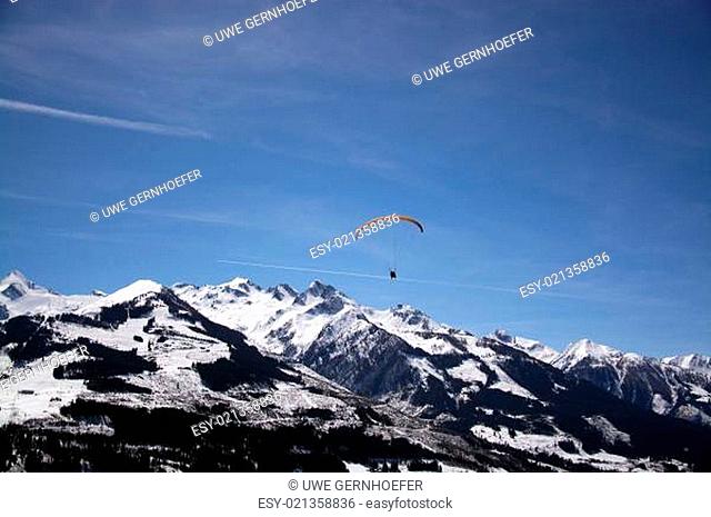 Paraglider am Kitzsteinhorn, Österreich