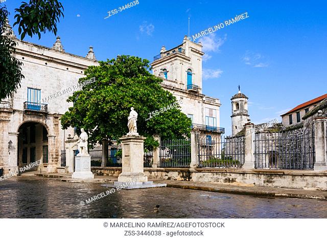 Plaza de Armas. Palacio del Segundo Cabo -left- and Castillo de la Real Fuerza -right-. La Habana - La Havana, Cuba, Latin America and the Caribbean