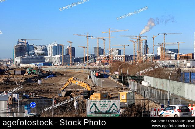 06 January 2022, Hamburg: View of the Hafencity construction sites Ìberseequartier in the background and Grassbrook in the foreground