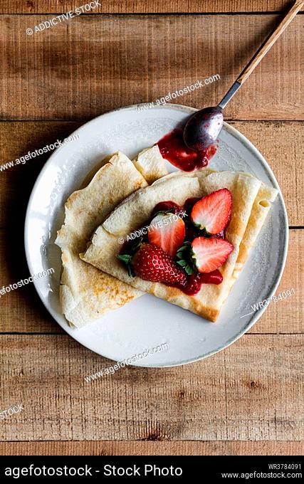 strawberry, crepes