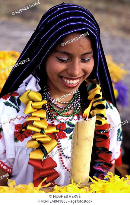 Mexico, state of Michoacan, Yunuen island, all Souls’ Day, Amerindian Purepecha wearing a traditional costume