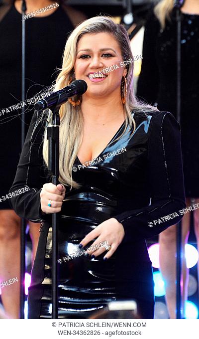Kelly Clarkson performs on the Today Show NYC Featuring: Kelly Clarkson Where: NYC, New York, United States When: 08 Jun 2018 Credit: Patricia Schlein/WENN
